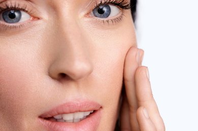 chăm-sóc-da-giảm-lão-hóa:-sự-khác-biệt-giữa-kem-và-dưỡng chất (serum)