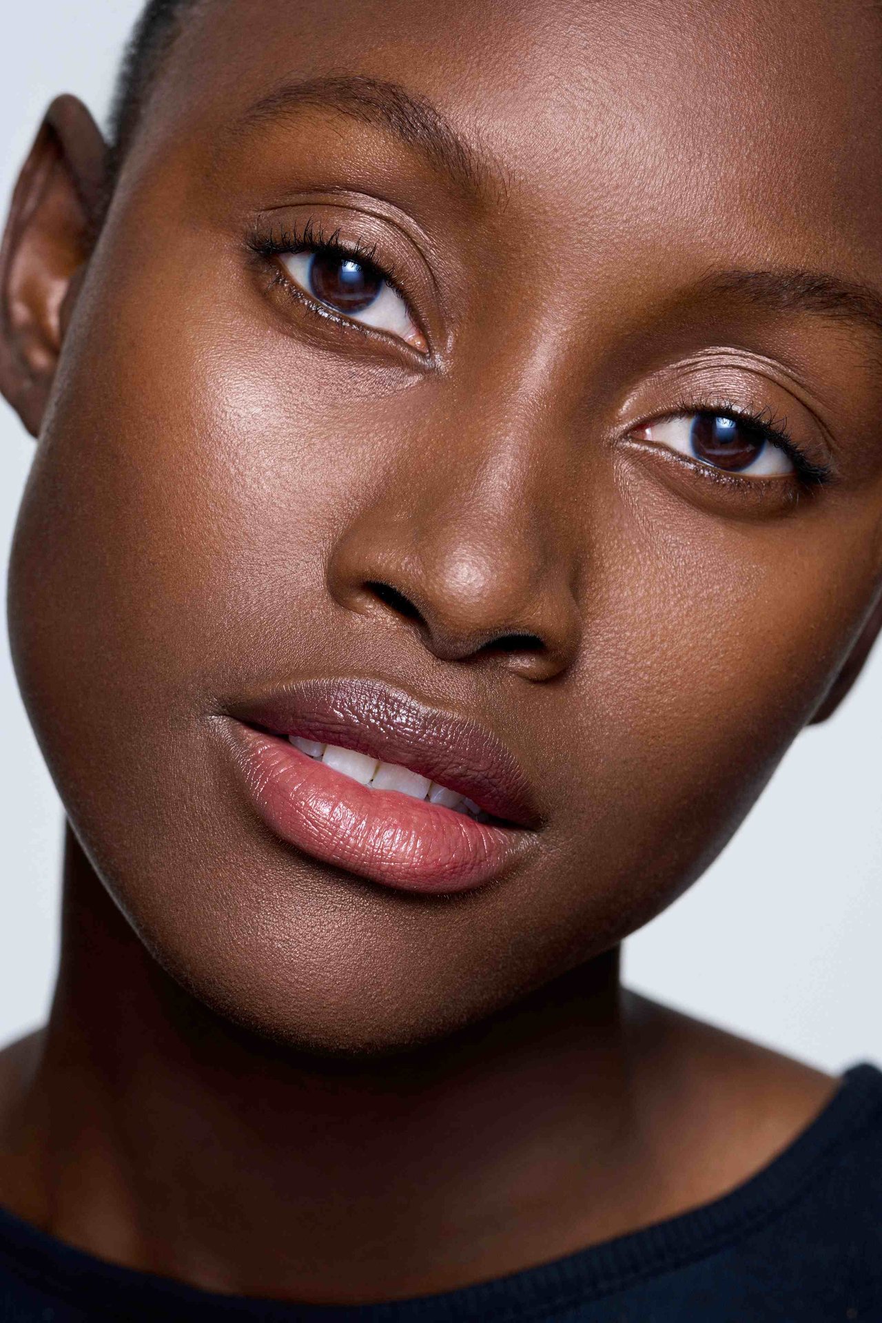 ô-nhiễm-ánh-sáng-và-lão-hóa-da:-tầm-quan-trọng-của-việc-chống-tia-cực-tím