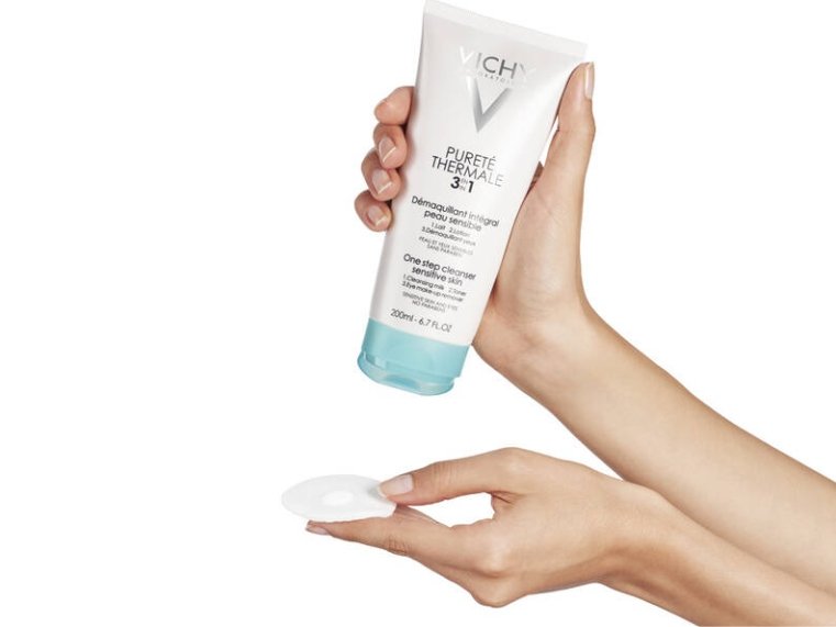 SỮA RỬA MẶT TẨY TRANG BA TÁC DỤNG CHO DA NHẠY CẢM VICHY PURETÉ THERMALE